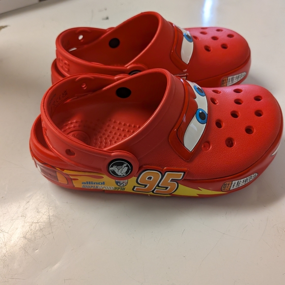 Kids Red Character Clogs - Picture 4 of 6